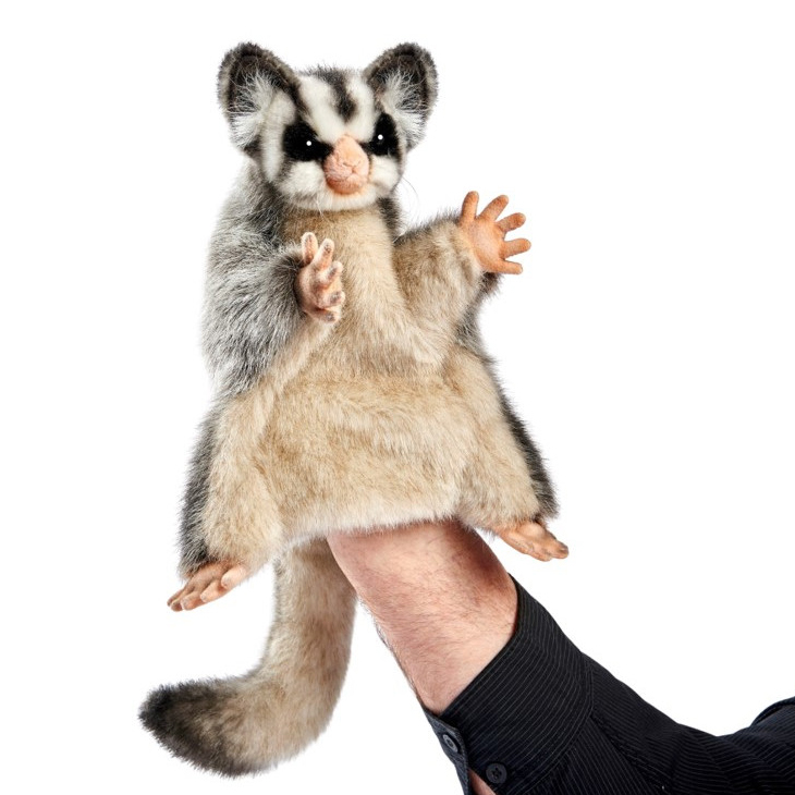 Sugar-Glider-Handpuppe von Hansa Creation mit graubeigem Fell, dunkler Kopfzeichnung und buschigem Schwanz
