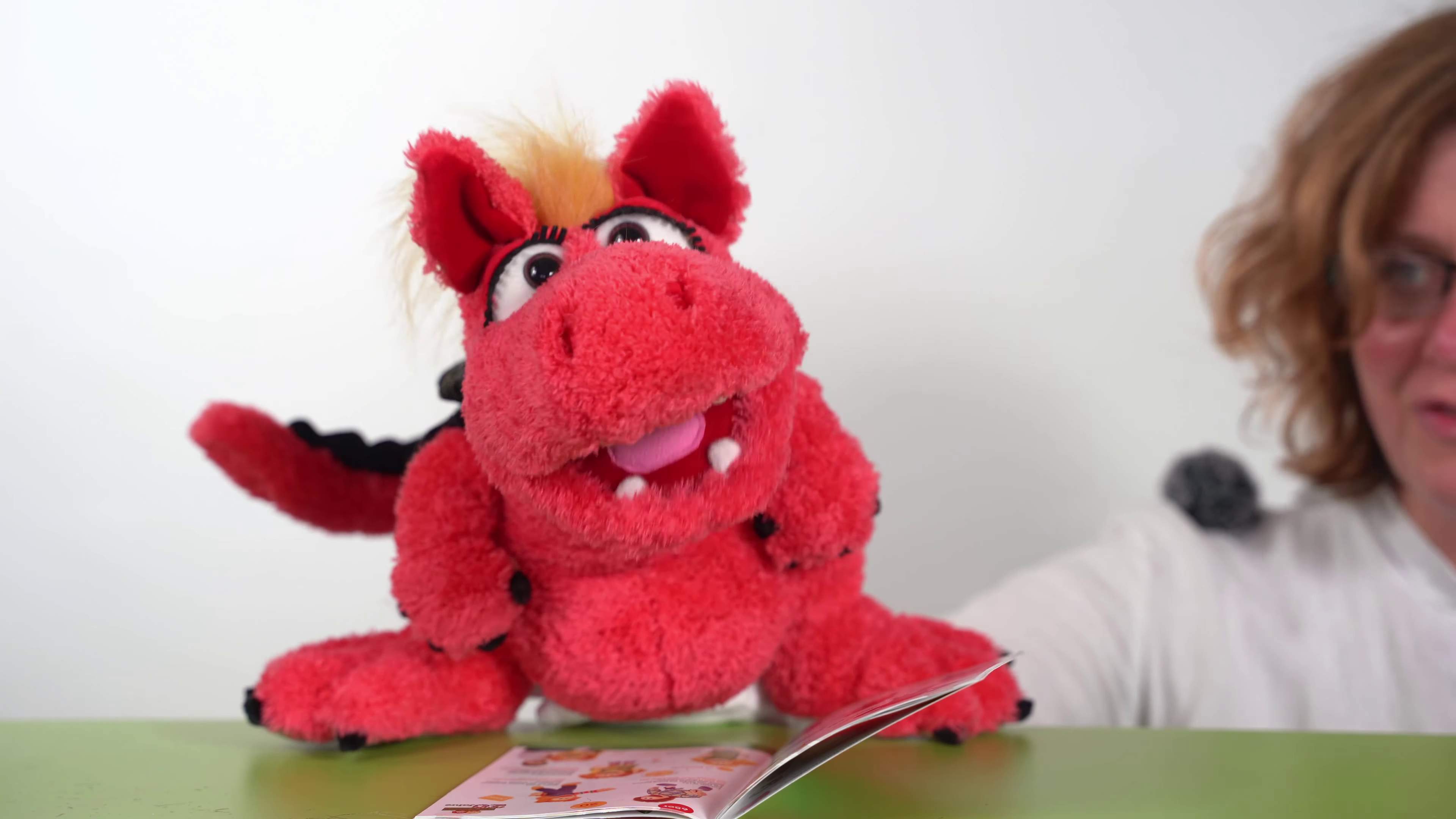 Living Puppets Handpuppe Drache Elsa Demo