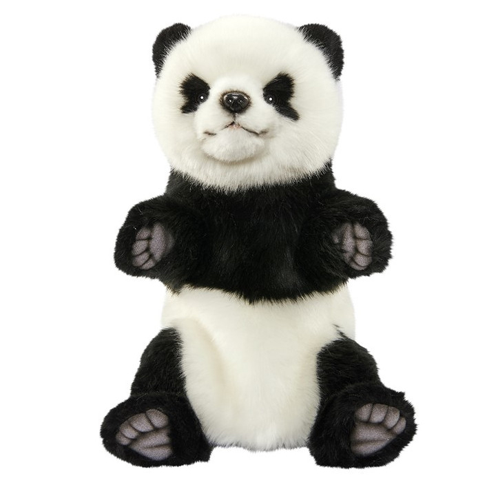 Panda Handpuppe von Hansa Creation mit schwarz-weißem Fell und schwarzen Augenflecken, sitzend