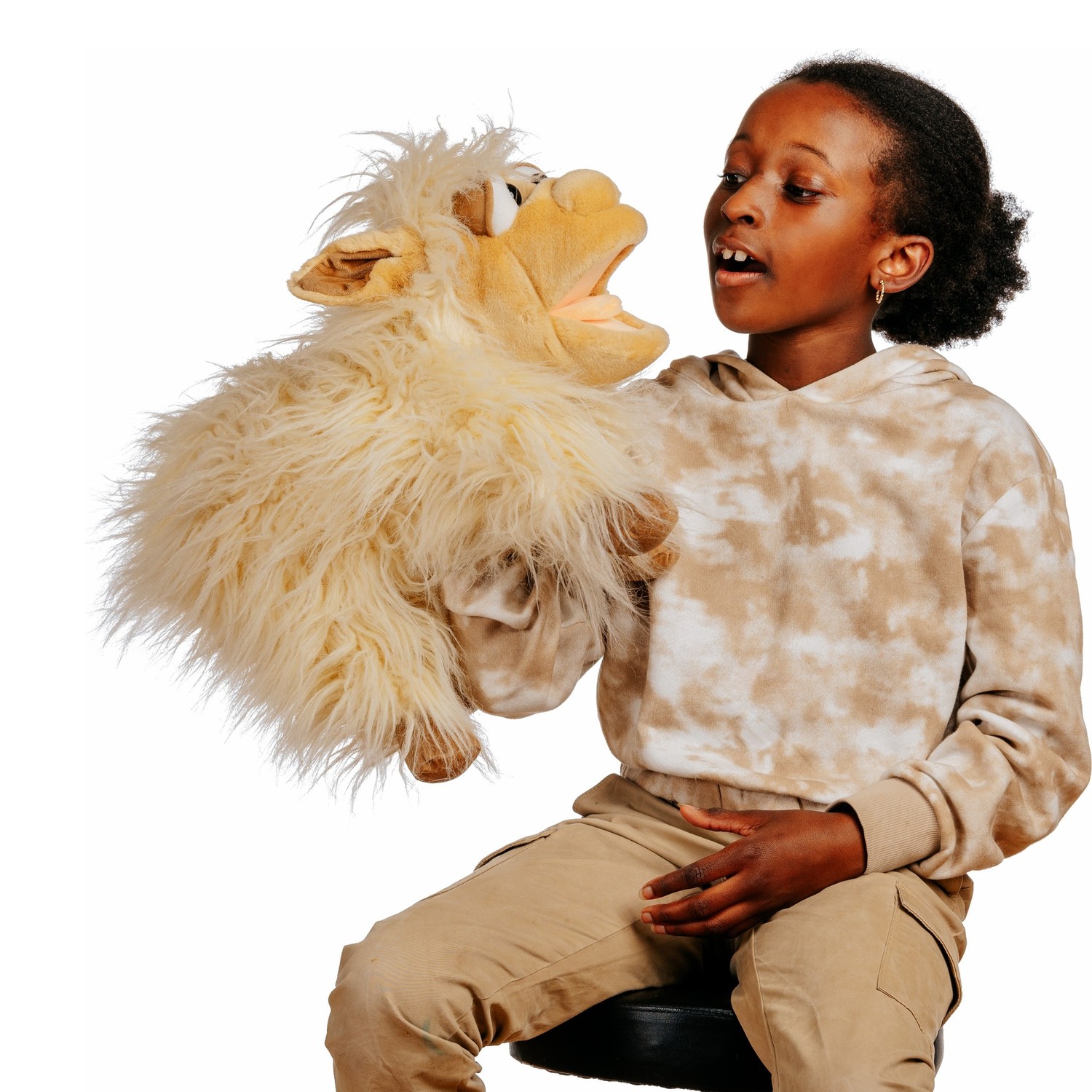 Living Puppets Handpuppe Lucy das Schaf - im Spiel mit einem Kind