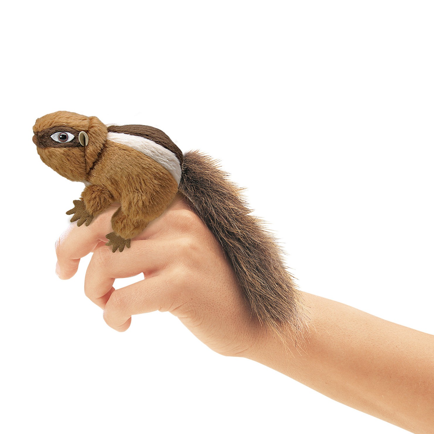 Folkmanis Mini-Fingerpuppe Streifenhörnchen in Braun mit buschigem Schwanz, auf einem Zeigefinger aufgesteckt, Seitenansicht