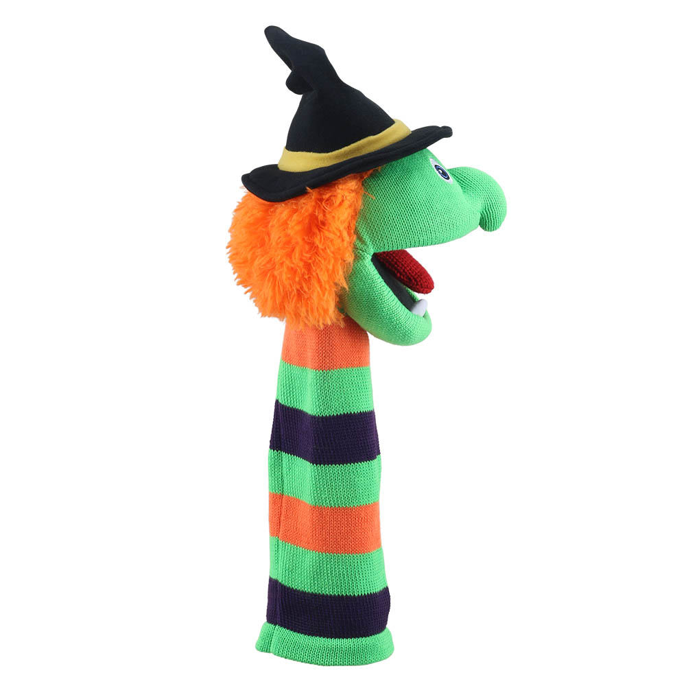 Monster Sockenhandpuppe Hexe Wilma von der Puppet Company im Seitenprofil nach rechts, geöffneter Mund mit roter Zunge und nach hinten gebogene Hutspitze