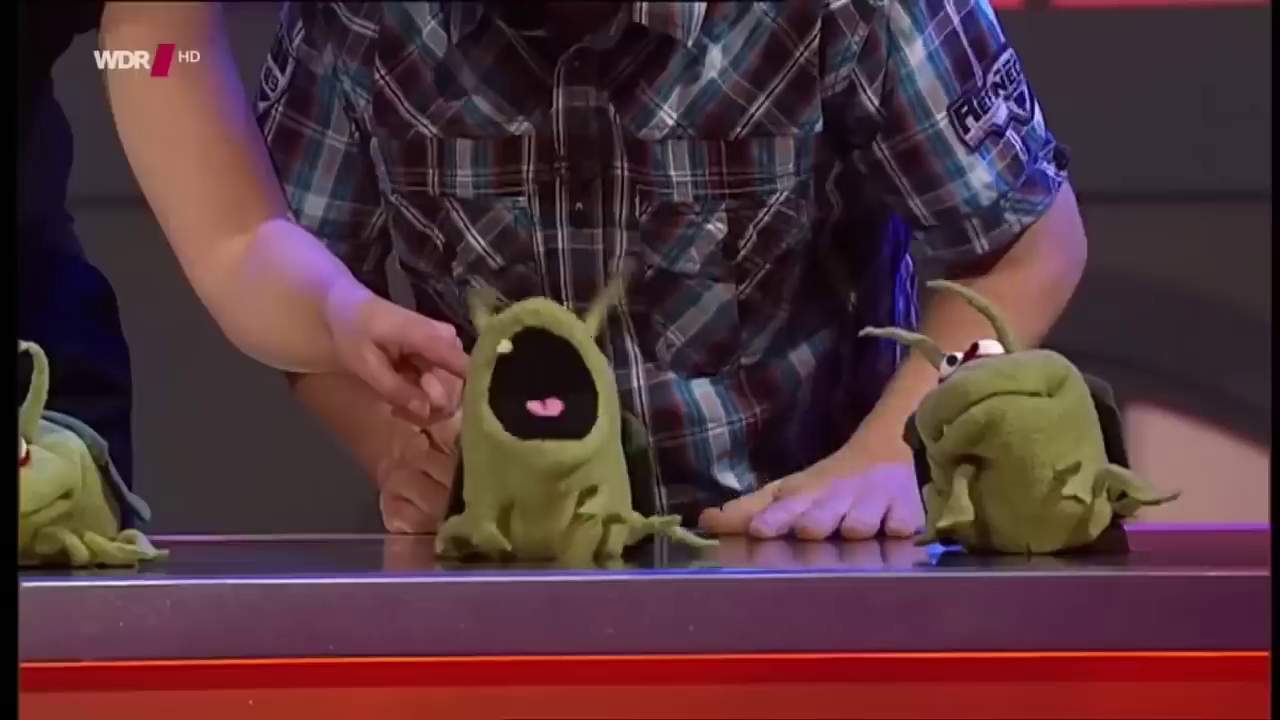 Living Puppets hand puppet baby cockroach - Wiwaldi & CO. Demo