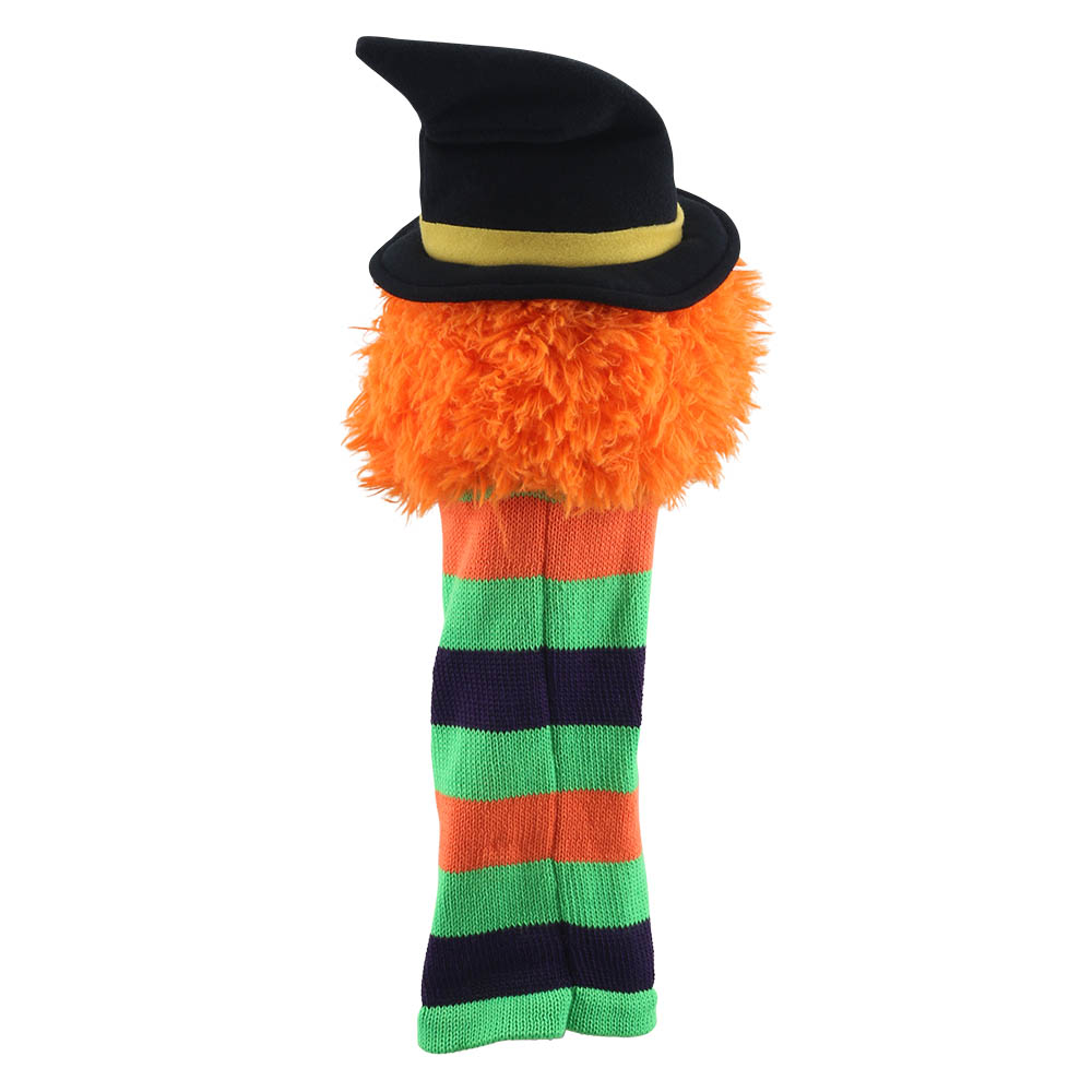 Monster Sockenhandpuppe Hexe Wilma von der Puppet Company von hinten, schwarzer Spitzhut mit gelbem Band über orangefarbenem Fransenhaar und geringeltem Strickkörper