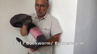 Folkmanis Bookworm Hand Puppet Demo