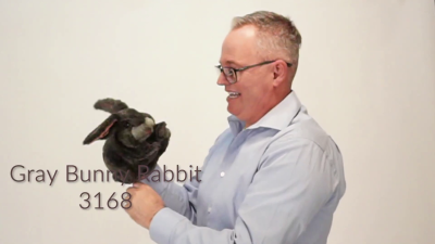 Folkmanis Handpuppe Häschen in grau Demo 2